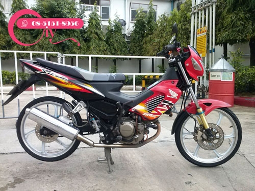 ขาย SONIC ไมล์ขาวปี 46 ล้อแม็คสวยมากเครื่องแรงฟิตมาก ยิ่งบิดยิ่งแรง เอกสารครบภาษีไม่ขาด