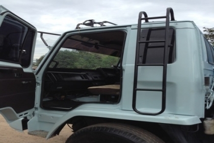 ISUZU 6 ล้อRocky 175. แรงม้า พร้อม เครน TADANO Super Z300  5 เหลี่ยม ท้องV รถห้างแท้มือเดียว เบรคจิ๊ฟฟี่ยาง90\%. Power ซัซซี่ยาว 7.2 ม. (กระบะ 6.4 เมตร)  ราคา 880,000