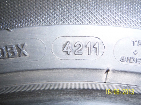 ยางสวยๆ ครับ 215 55 R17  ปี 11