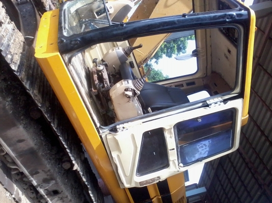 Cat 320 B ระบบไฟฟ้าเลิกใช้เอวแน่นใบสั้นเครื่องเดิมบูมอาร์มปะตามรูปภาพลอนเลอร์อยู่ครบสีเก้บทำเป็นบางส่วนทำงานได้ปกติ