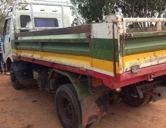 HINO FB 145 HP JO5C หกล้อดั๊มพ์ กระบะดั๊มพ์เหล็ก 4 ตันความยาว 3.70 เมตรสภาพดี เครื่องแห้งแรงดีไม่มีเยิ้ม ภายในเก๋งคอนโซลสวย พวงมาลัยเพาเวอร์ เบรคทริ๊ปฟี้ครบ ช่วงล่างคัชซีสวยไม่มีผุไม่มีดาม เฟืองท้ายกับคานหน้าติดใหญ่ติด F ครบแล้วพร้อมใช้งาน ยาง 8.25 ขอบ 16