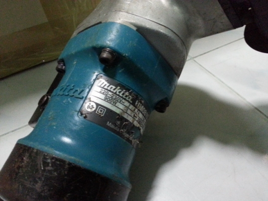 เครื่องสกัดคอนกรีตยี่ห้อmakita รุ่น 0810Tสภาพดีมากๆพร้อมใช้งานครับ