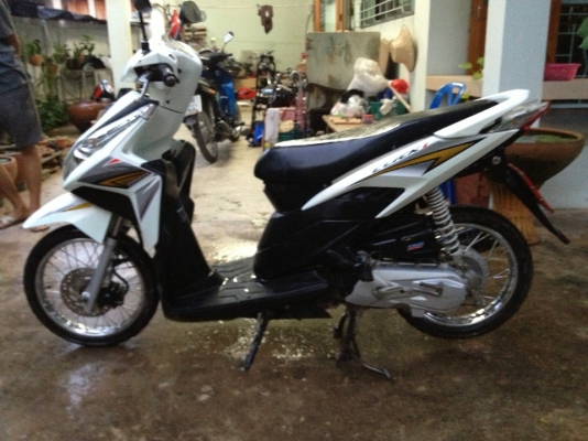 ขาย คลิก 115i