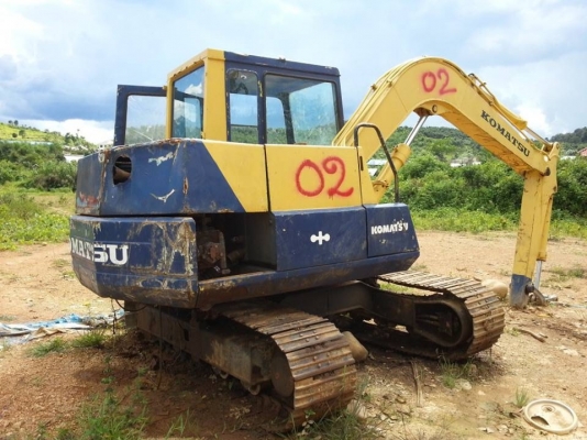 ต้องการขายรถแม็กโค PC 60-5   3คัน 750000 บาท