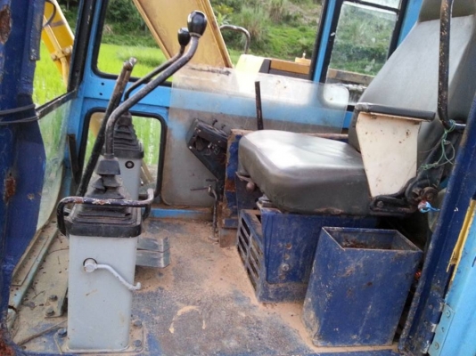 ต้องการขายรถแม็กโค PC 60-5   3คัน 750000 บาท