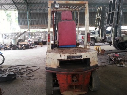 ขายรถ Folklift นิสสัน ยกได้ 3.5 ตัน เสาสูง 3.3 เมตร เครื่องดี