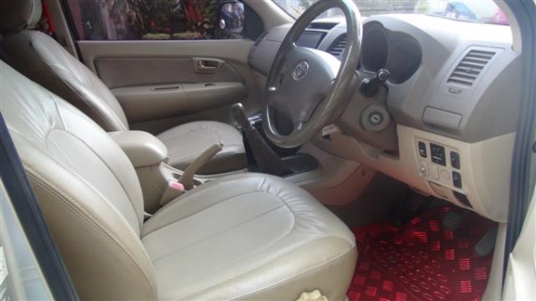 Vigo 4 ประตู 3.0 ปี 2004