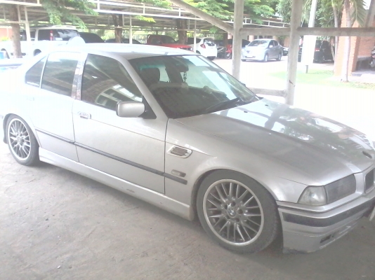 ขายรถเก๋ง BMW 318i ถูกๆ