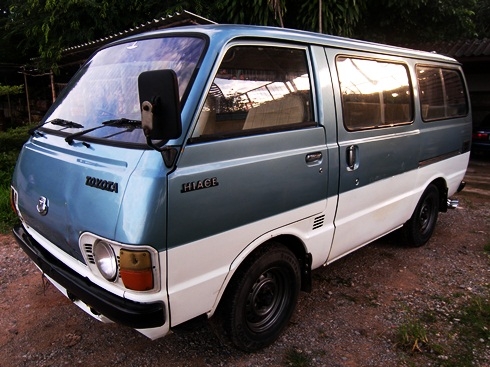 ขาย รถตู้โตโยต้าไฟกลม ช่วงสั้น สุดคลาสสิค เครื่องดีเซล 2L ยอดประหยัด ราคาไม่แพง