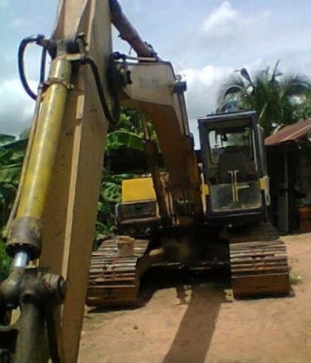 ขายด่วน แพ็คคู่ รถแบ็คโฮร KOMATSU PC 200-3 พร้อมรถหางปลาสิบล้อเพลาเดียว ISUZU TX 145 แรงวางหัวเก๋ง KT 925 สภาพดีทะเบียนครบ ต้องการขายด่วนครับ ราคาต่อรองได้นะครับ