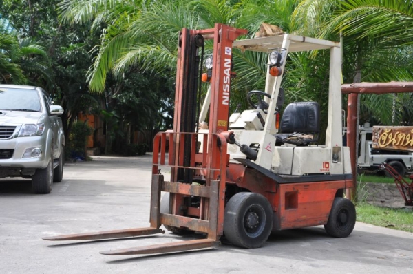 ขายFORKLIFT NISSAN1ตัน สภาพสวยเดิมจากญี่ปุ่น 89,000 เท่านั้น!!