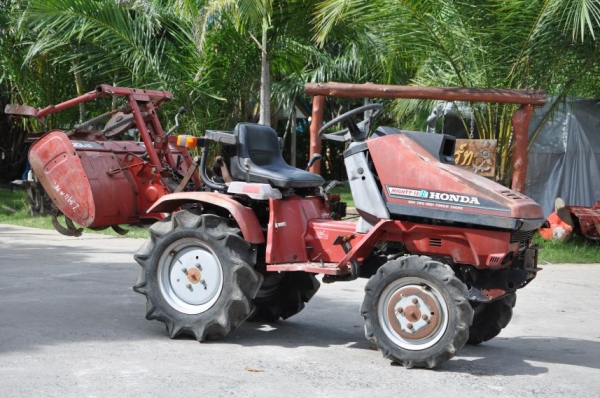 ขายรถไถ HONDA MIGHTY R1300 ขับ4ล้อ เข้าร่องอ้อยสบาย สวยเดิมจากญี่ปุ่น 65,000 เท่านั้น!!