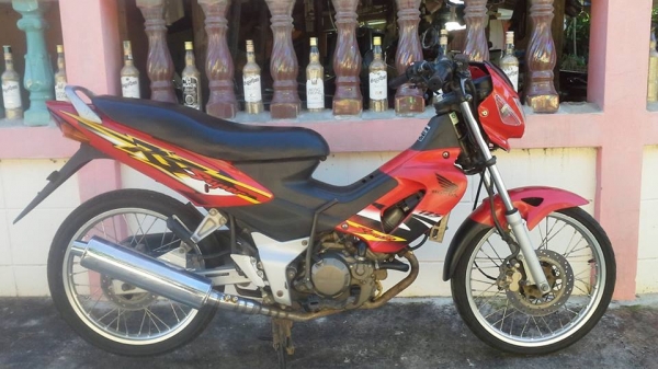 SONIC125ทะเบียนโอนภาษีขาด3ปีสภาพเดิมสวยขายถูกๆ9800บาท