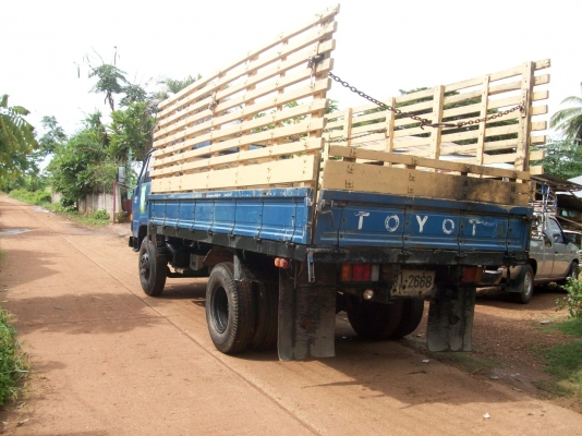 รถบรรทุกพร้อมใช้ เครื่อง  115  แรง   3 .พัด   F หน้าหลัง  รุ่น 350