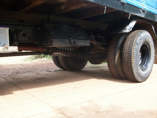 รถบรรทุกพร้อมใช้ เครื่อง  115  แรง   3 .พัด   F หน้าหลัง  รุ่น 350