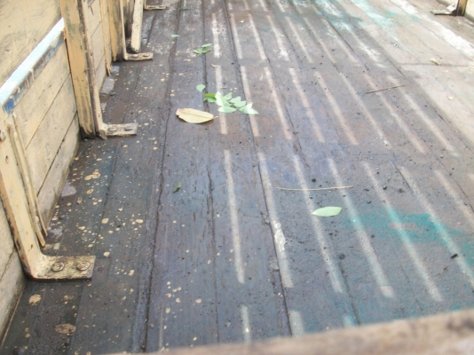 รถบรรทุกพร้อมใช้ เครื่อง  115  แรง   3 .พัด   F หน้าหลัง  รุ่น 350