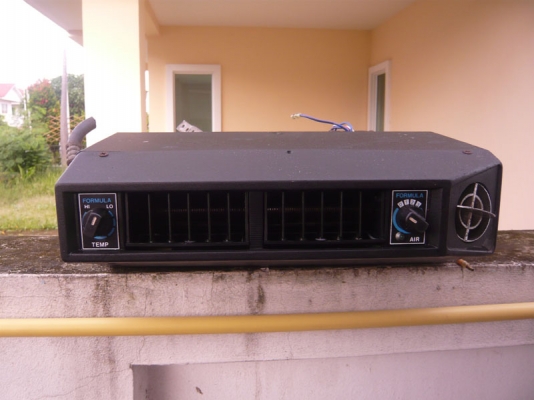 ขายตู้แอร์แขวน Formura หน้าปรับได้แบบสองช่อง 1250 บาท