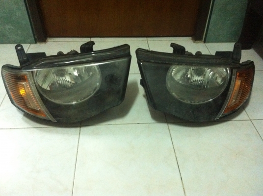 ขายไฟหน้า Triton เดิมๆ