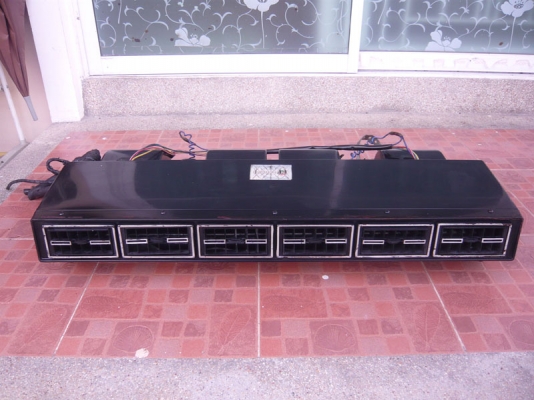 ขายตู้แอร์แขวนหน้าปรับได้ขนาดใหญ่