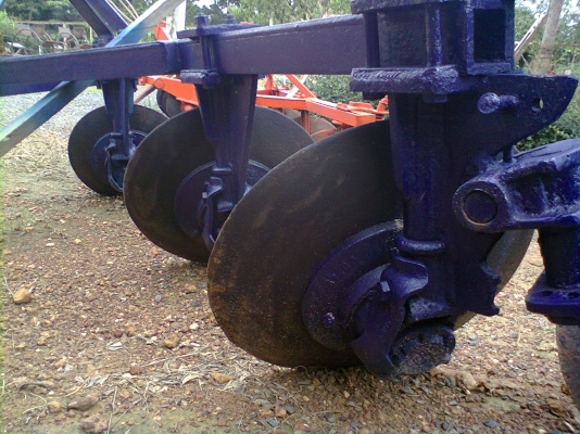 ผาน 3  ใบ  รถไถฟอร์ด   พร้อมใช้งานเลยครับ