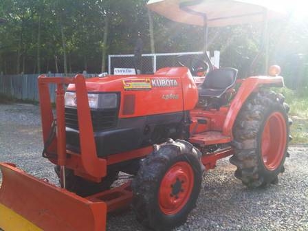 ขายรถไถ Kubota L 2808 (4WD) พร้อมดันหน้า