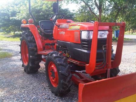 ขายรถไถ Kubota L 2808 (4WD) พร้อมดันหน้า ขายรถไถ Kubota L 2808 (4WD) พร้อมดันหน้า