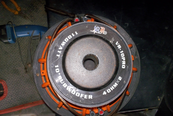 ขายตู้พื้นนั้งอีสุออนิว+ลำโพงหน้า10ว้อยคู้แม่เหล็กสองก้อนใช้งานได้ดีผึ่งตีได้ไม่นาน