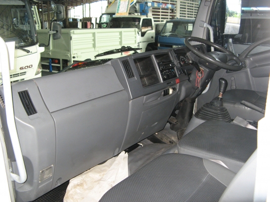 ขาย 6ล้อ อีซูซุ  FRR  210 แรง ยาว 6.50  ปี 2009 สภาพสวยเดิมเครื่องดี พร้อมใช้งาน ชมก่อนได้ครับ สนใจติดต่อ 081-9425443