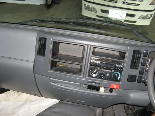 ขาย 6ล้อ อีซูซุ  FRR  210 แรง ยาว 6.50  ปี 2009 สภาพสวยเดิมเครื่องดี พร้อมใช้งาน ชมก่อนได้ครับ สนใจติดต่อ 081-9425443