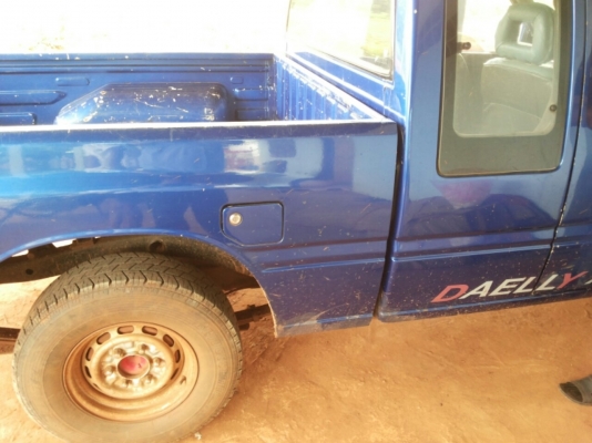 ISUZU TFR มังกรทอง SPACECAB 2.5 MT ปี 35 เครื่องแห้งแรงดี ภายในเก๋งคอนโซลสวย แอร์เย็น พวงมาลัยเพาเวอร์ กระบะไม่มีผุ ช่วงล่างดีคัชซีสวยไม่มีผุ ยางสภาพดี 4 เส้นประมาณ 70\% พร้อมใช้งาน เอกสารทะเบียนภาษีครบพร้อมโอน ราคาต่อรองได้ครับ