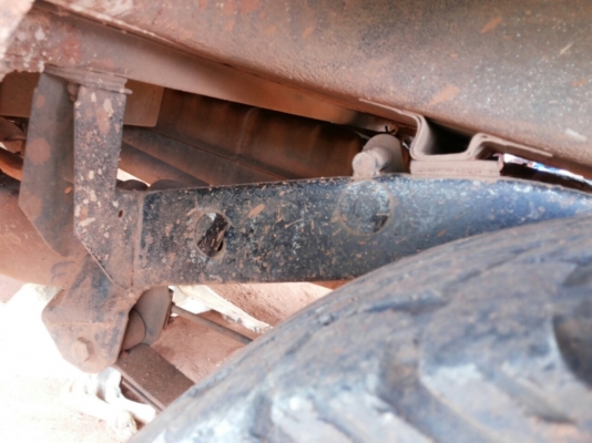 ISUZU TFR มังกรทอง SPACECAB 2.5 MT ปี 35 เครื่องแห้งแรงดี ภายในเก๋งคอนโซลสวย แอร์เย็น พวงมาลัยเพาเวอร์ กระบะไม่มีผุ ช่วงล่างดีคัชซีสวยไม่มีผุ ยางสภาพดี 4 เส้นประมาณ 70\% พร้อมใช้งาน เอกสารทะเบียนภาษีครบพร้อมโอน ราคาต่อรองได้ครับ