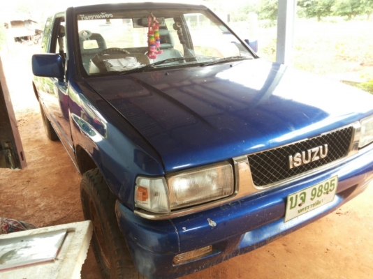 ISUZU TFR มังกรทอง SPACECAB 2.5 MT ปี 35 เครื่องแห้งแรงดี ภายในเก๋งคอนโซลสวย แอร์เย็น พวงมาลัยเพาเวอร์ กระบะไม่มีผุ ช่วงล่างดีคัชซีสวยไม่มีผุ ยางสภาพดี 4 เส้นประมาณ 70\% พร้อมใช้งาน เอกสารทะเบียนภาษีครบพร้อมโอน ราคาต่อรองได้ครับ