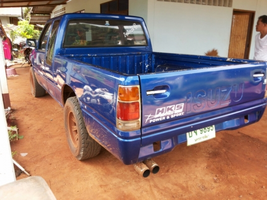 ISUZU TFR มังกรทอง SPACECAB 2.5 MT ปี 35 เครื่องแห้งแรงดี ภายในเก๋งคอนโซลสวย แอร์เย็น พวงมาลัยเพาเวอร์ กระบะไม่มีผุ ช่วงล่างดีคัชซีสวยไม่มีผุ ยางสภาพดี 4 เส้นประมาณ 70\% พร้อมใช้งาน เอกสารทะเบียนภาษีครบพร้อมโอน ราคาต่อรองได้ครับ