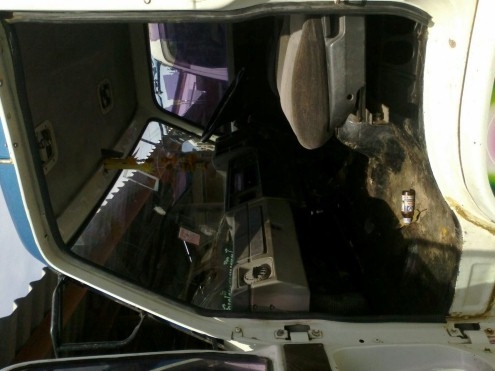 รถหกล้อห้าง ISUZU JCM  ปี 28 พื้นเรียบหางไฮโดริกพับได้ เครื่อง 6BB1 (145 แรง) รุ่น SBR422R น็อตล้อ 8 รู ยาง900 ขายตามสภาพ 350,000