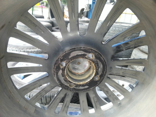 แม็กขอบ 17 4รู100  พร้อมยาง 205 40 17  ปี 11