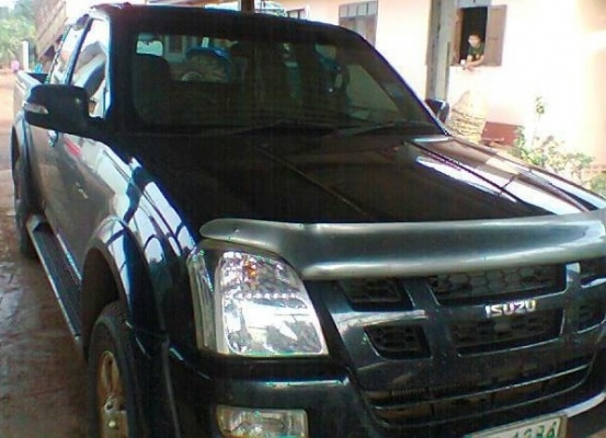 ISUZU D-MAX HI LANDER SPACE CAB Ddi - iTEQ 3.0 MT ปี 2006 รถบ้านสภาพดีเดิมๆสีบางทั้งคันพร้อมใช้งาน เครื่องยนต์ดีเซลหัวฉีดคอมมอนเรลแห้งแรงดี ภายในเก๋งสวย CD แอร์ พ.เพาเวอร์ ก.ไฟฟ้า ระบบเบรค ABS EBD ครบครัน บันไดข้าง กระบะปูพื้นยางลายเนอร์ ช่วงล่างแน่น ยางส