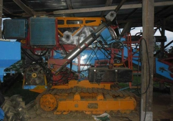 ขายด่วน รถเกี่ยวข้าวเกษตรพัฒนา รุ่นไอ้หนุ่มไวไฟ เครื่องยนต์ 195 HP TURBO 6HE1 2.5 ตัน ปั๊มเบอร์ 23 ไดกิ้น ช่วงล่าง 10HT สภาพดีพร้อมใช้งาน ราคาต่อรองได้ครับ ขายด่วน รถเกี่ยวข้าวเกษตรพัฒนา รุ่นไอ้หนุ่มไวไฟ เครื่องยนต์ 195 HP TURBO 6HE1 2.5 ตัน ปั๊มเบอร์ 23 ไดกิ้น ช่วงล่าง 10HT สภาพดีพร้อมใช้งาน ราคาต่อรองได้ครับ