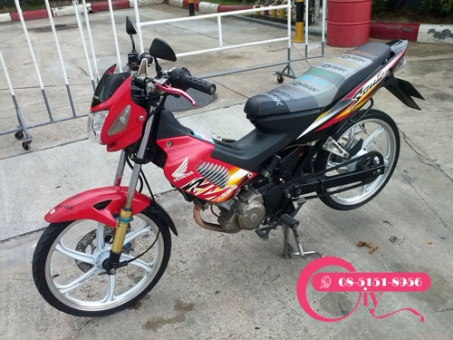 ขาย SONIC ไมล์ขาวปี 46 ล้อแม็คสวยมากเครื่องแรงฟิตมาก ยิ่งบิดยิ่งแรง เอกสารครบภาษีไม่ขาด