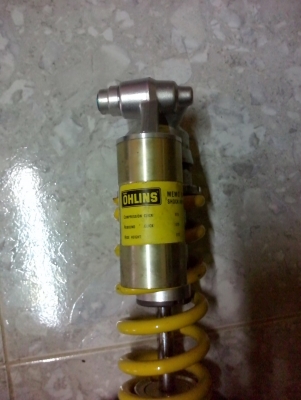 ขายโช็คหลัง OHLINS เเท้ติดรถ R1 ปี2003