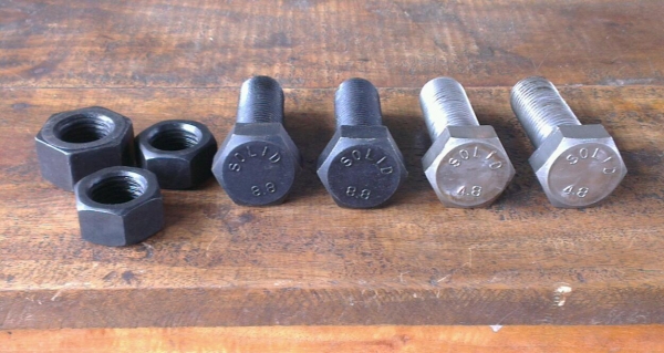 Sell> น็อตขาว M22x2.5 เกลียวยาว 65mm หรือเท่า 6 หุล ยาว 2.5 นิ้ว นครปฐมครับ Sell> น็อตขาว M22x2.5 เกลียวยาว 65mm หรือเท่า 6 หุล ยาว 2.5 นิ้ว นครปฐมครับ