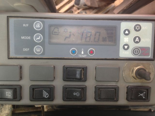 ขายรถแบคโฮ KOBELCO SK210NLC-6 YN7 ปี 2000 มีVDOครับ ระบบไฟฟ้าเต็ม นำเข้าจากญี่ปุ่น ติดต่อ 081-2990958 ขายรถแบคโฮ KOBELCO SK210NLC-6 YN7 ปี 2000 มีVDOครับ ระบบไฟฟ้าเต็ม นำเข้าจากญี่ปุ่น ติดต่อ 081-2990958