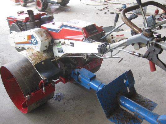 ขายรถบดหญ้า YANMAR YA70 พร้อมใช้งาน ขายรถบดหญ้า YANMAR YA70 พร้อมใช้งาน