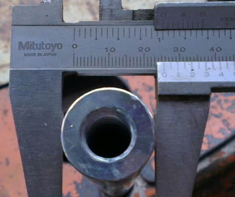 Sell> เพลาขาว ขนาด 1" นิ้ว ยาว 325mm เจาะรู 4 หุล หัวท้ายและต๊าปเกลียวมาแล้ว