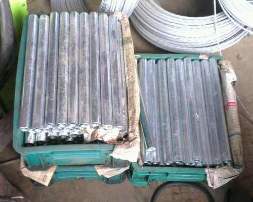 Sell> เพลาขาว ขนาด 1" นิ้ว ยาว 325mm เจาะรู 4 หุล หัวท้ายและต๊าปเกลียวมาแล้ว