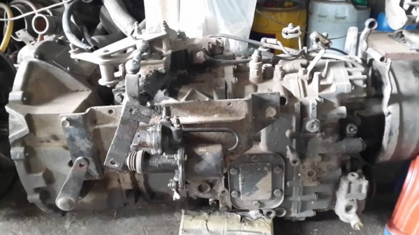 ขายเกียร์ zf 195 DECA มี 2 ลูก ขายเกียร์ zf 195 DECA มี 2 ลูก