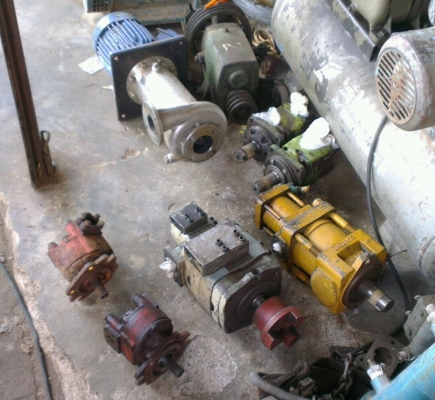 Sell> ปั้มไฮโดรลิค มีหลายขนาด หลายตัวครับ