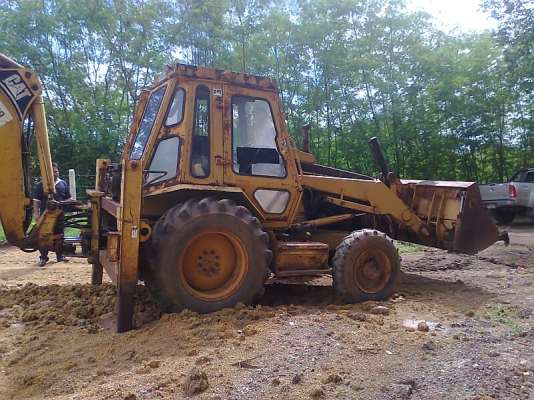 รถ CAT 428B แบบ 4WD รถสวย พร้อมใช้งาน มีทะเบียน
