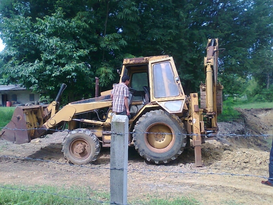 รถ CAT 428B แบบ 4WD รถสวย พร้อมใช้งาน มีทะเบียน