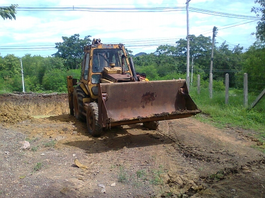 รถ CAT 428B แบบ 4WD รถสวย พร้อมใช้งาน มีทะเบียน