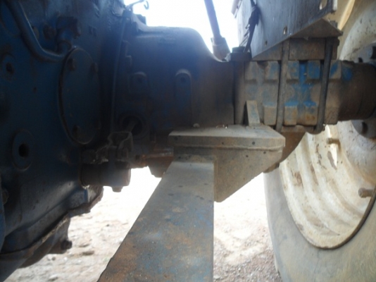 ขายแล้ว ขอบคุณเสี่ยกร บ้านส้มโอ  รถไถฟอร์ด6640คาราโร่ 5น๊อต เครื่องดี เกียร์/ท้ายดี  แต่สีไม่สวย ดันหน้า/หาง7 ตามสภาพ